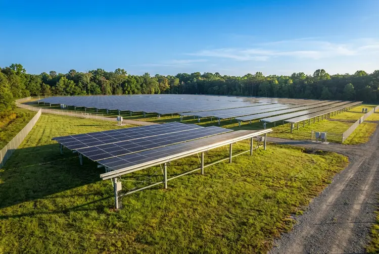 Charlotte Water opens 4,576-panel bifacial solar facility in Huntersville