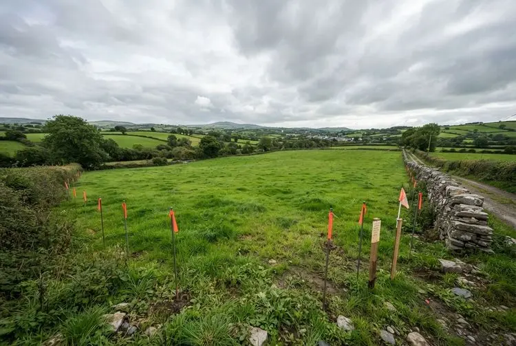 Elgin erwirbt 40-MWp-Solarpark Kilderry in Irland von BayWa r.e.