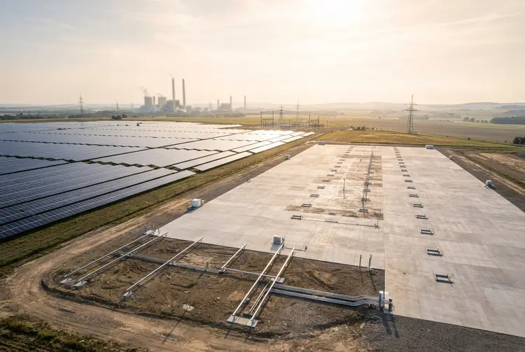 EU clean power cushions gas shock but storage gap threatens stability