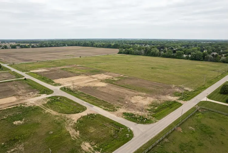 Illinois solar farm faces opposition from two neighboring villages