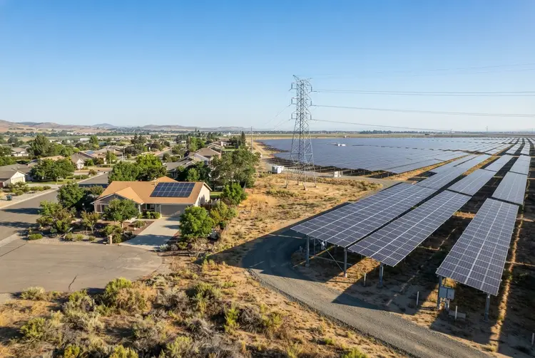 Larger distributed solar projects wait years for interconnection, Berkeley Lab finds