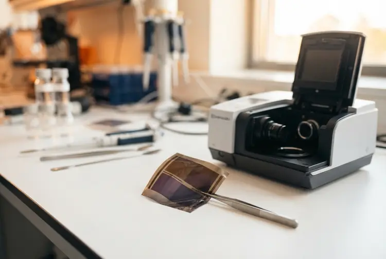 Machine learning predicts organic solar cell efficiency and stability