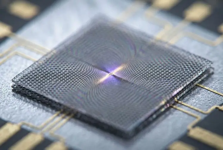 Researchers Develop Point-Like Photovoltaic Junction in 2D Semiconductor Homobilayer
