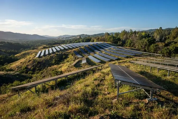 Solesca v2 adds 3D terrain modelling for solar site design
